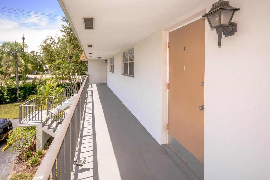 Photo of 2950 SE Ocean Boulevard #1-7, Stuart, FL 34996 (MLS # R11107385)