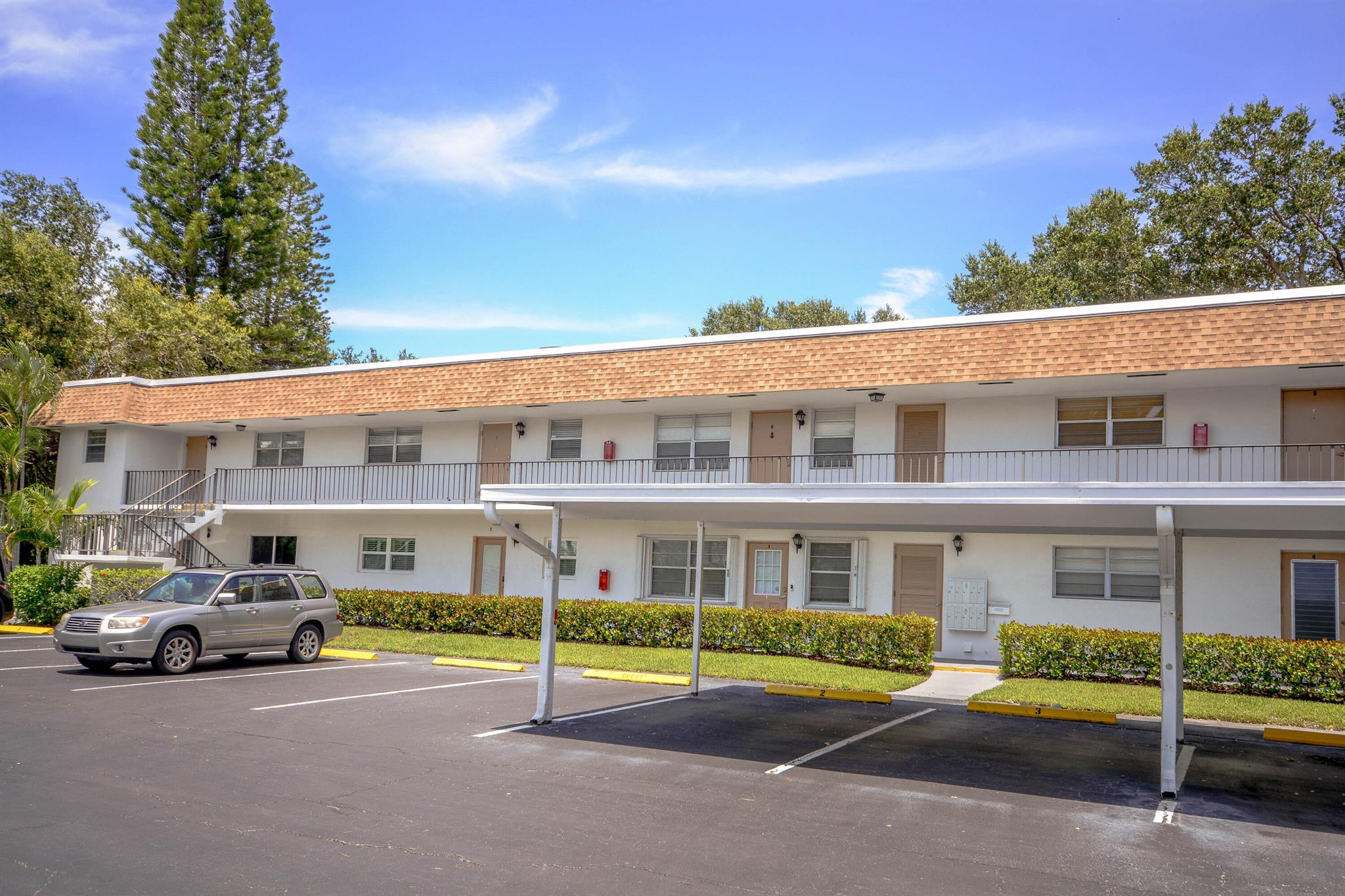 Discover the Perfect Blend of Comfort and Convenience in This Well Maintained, 2-Bedroom, 2-Bathroom 2nd Floor Condominium in Kingswood Phase I. Featuring a Remodeled Master Bathroom, Fully Enclosed Patio, Assigned Parking Space, plus the Added Convenience of Having the Storage and Laundry Room Located on the Same Floor. Location Doesn't Get Any Better Than This! Minutes From Sewall's Point, Hutchinson Island, and Downtown Stuart. You Will Have Shopping, Dining, and the Beach at Your Fingertips.