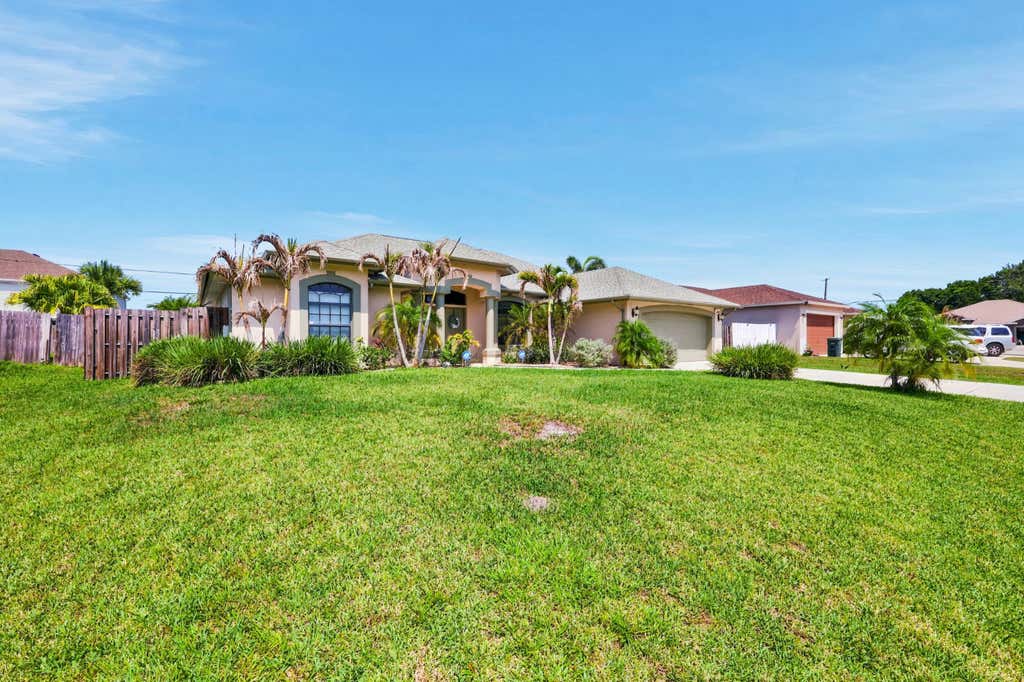 Photo of 3881 SW Janiga Street, Port Saint Lucie, FL 34953 (MLS # B26046219)