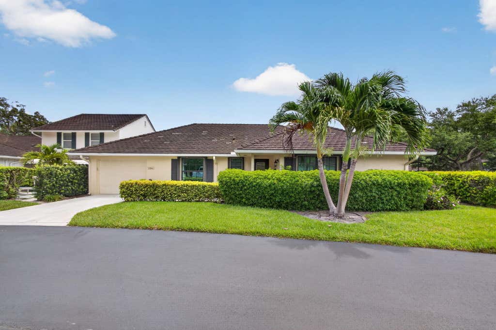 Photo of 11354 Briarwood Place, North Palm Beach, FL 33408 (MLS # B26055321)