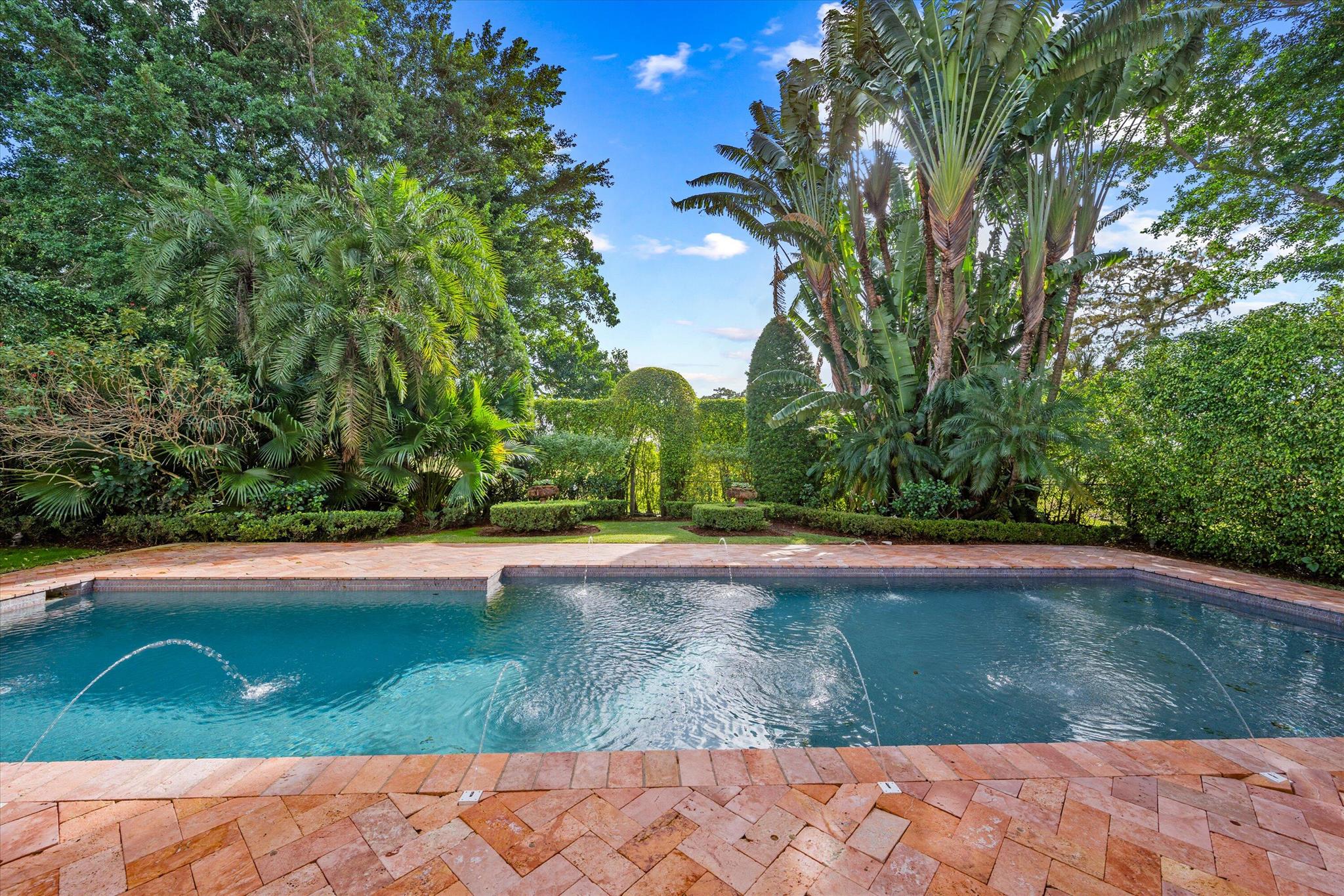 LONGWOOD GREEN - Residential