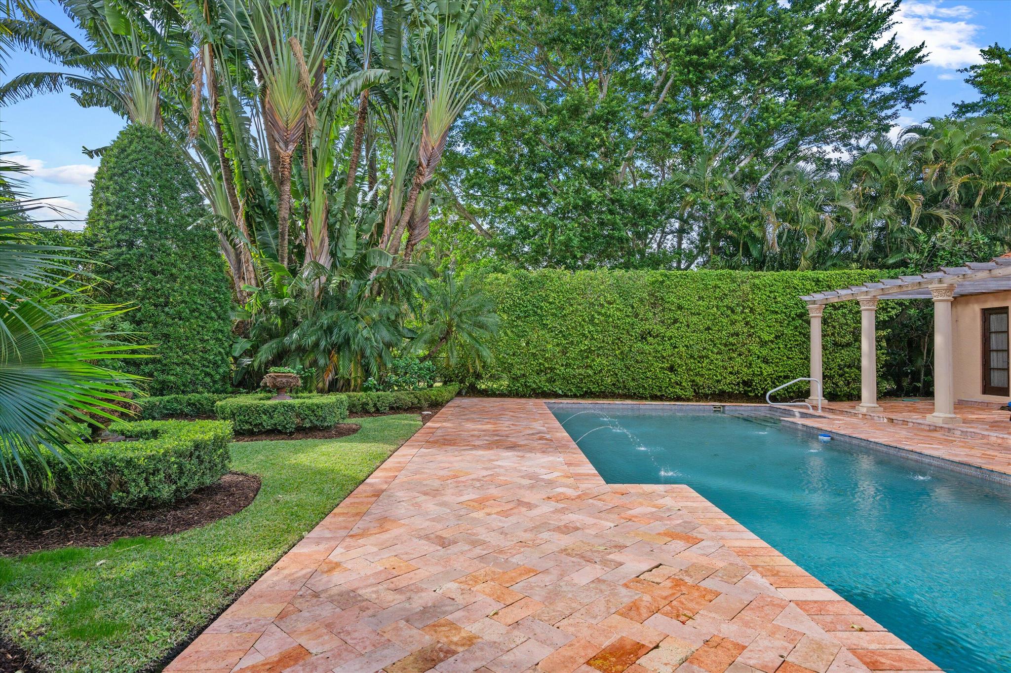 LONGWOOD GREEN - Residential