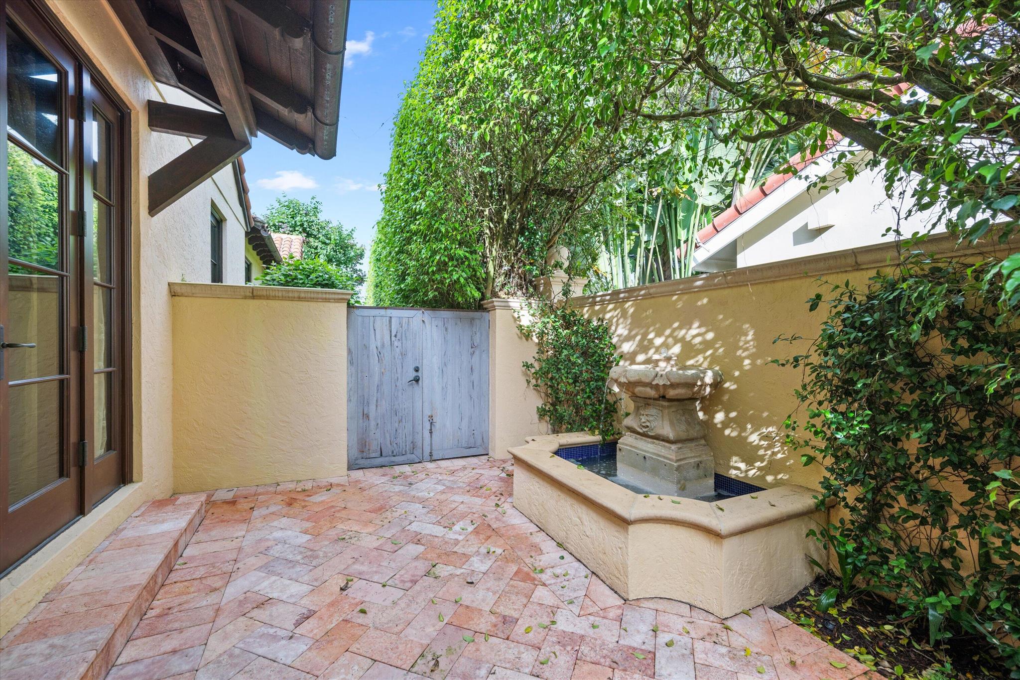 LONGWOOD GREEN - Residential