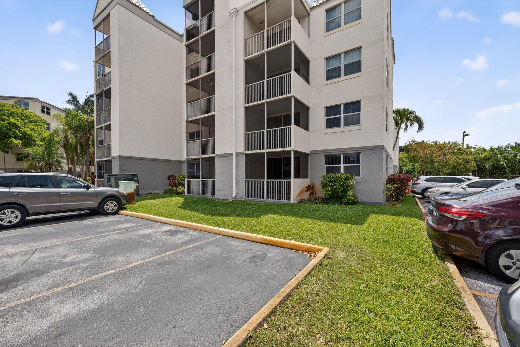 LAS VISTAS AT DORAL CONDO - Residential
