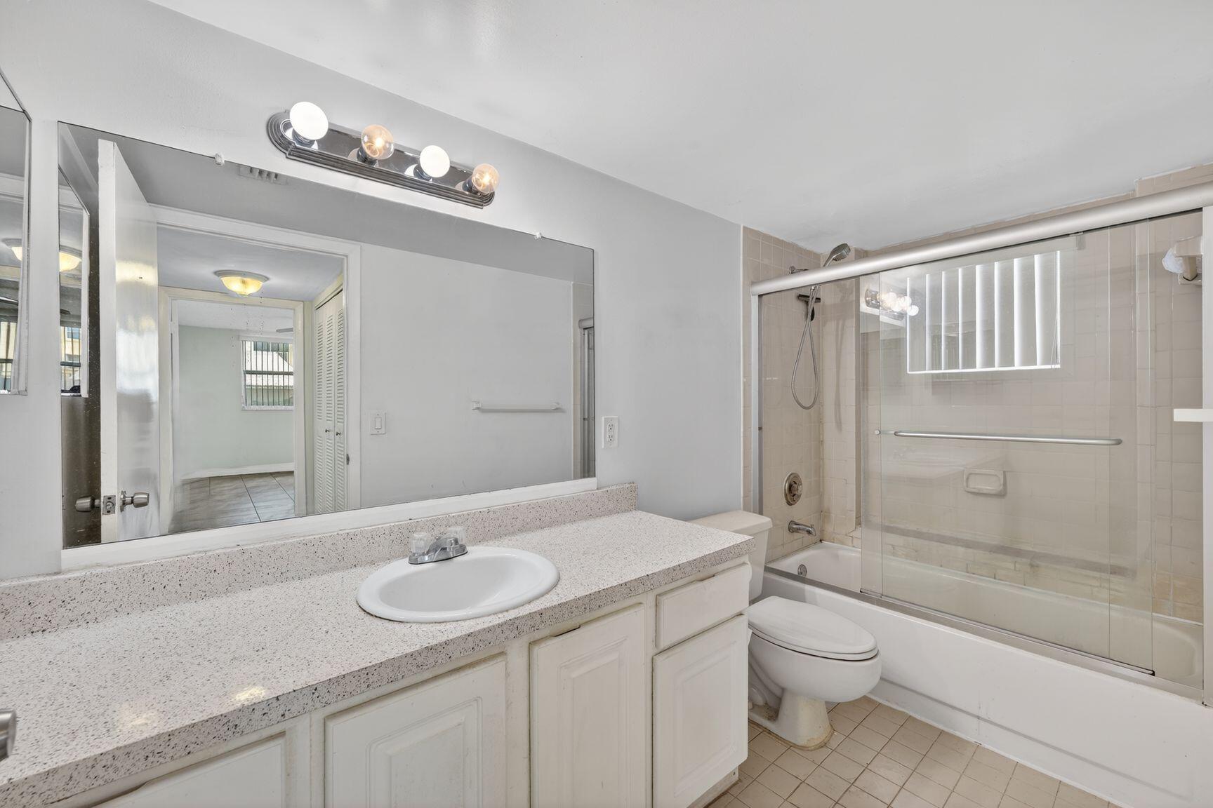 LAS VISTAS AT DORAL CONDO - Residential