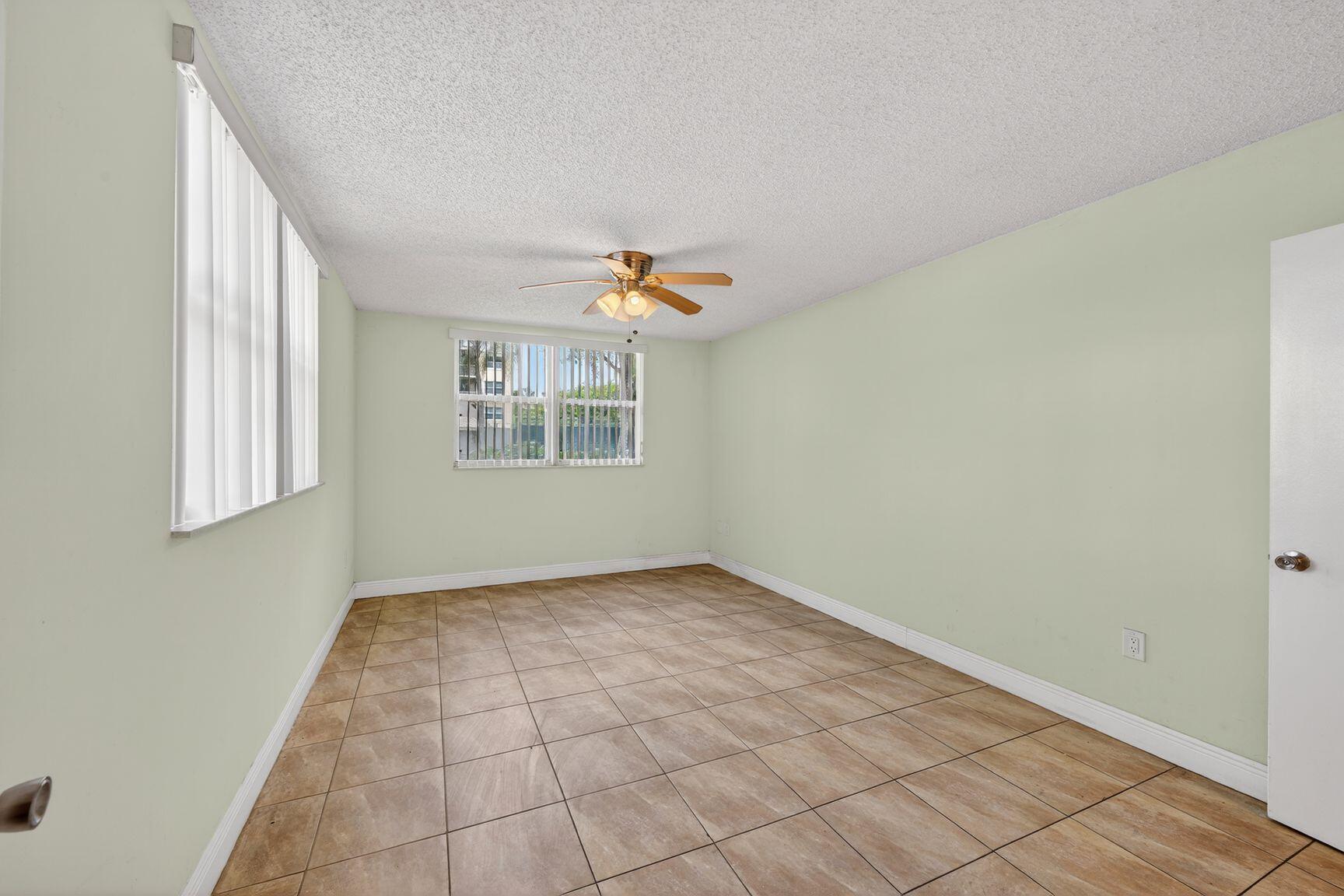 LAS VISTAS AT DORAL CONDO - Residential