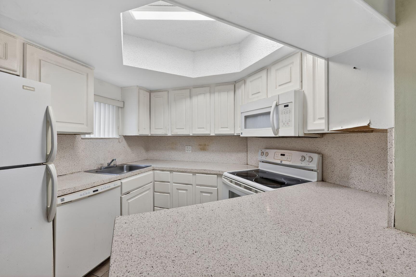 LAS VISTAS AT DORAL CONDO - Residential