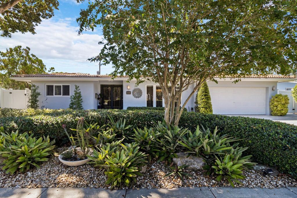 Photo of 2148 NE 58 Street, Fort Lauderdale, FL 33308 (MLS # R10919609)