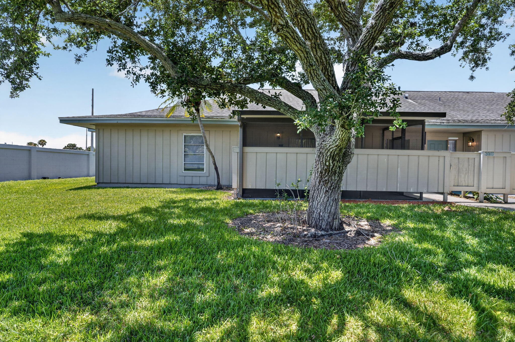 3911 NW Cinnamon Tree Circle