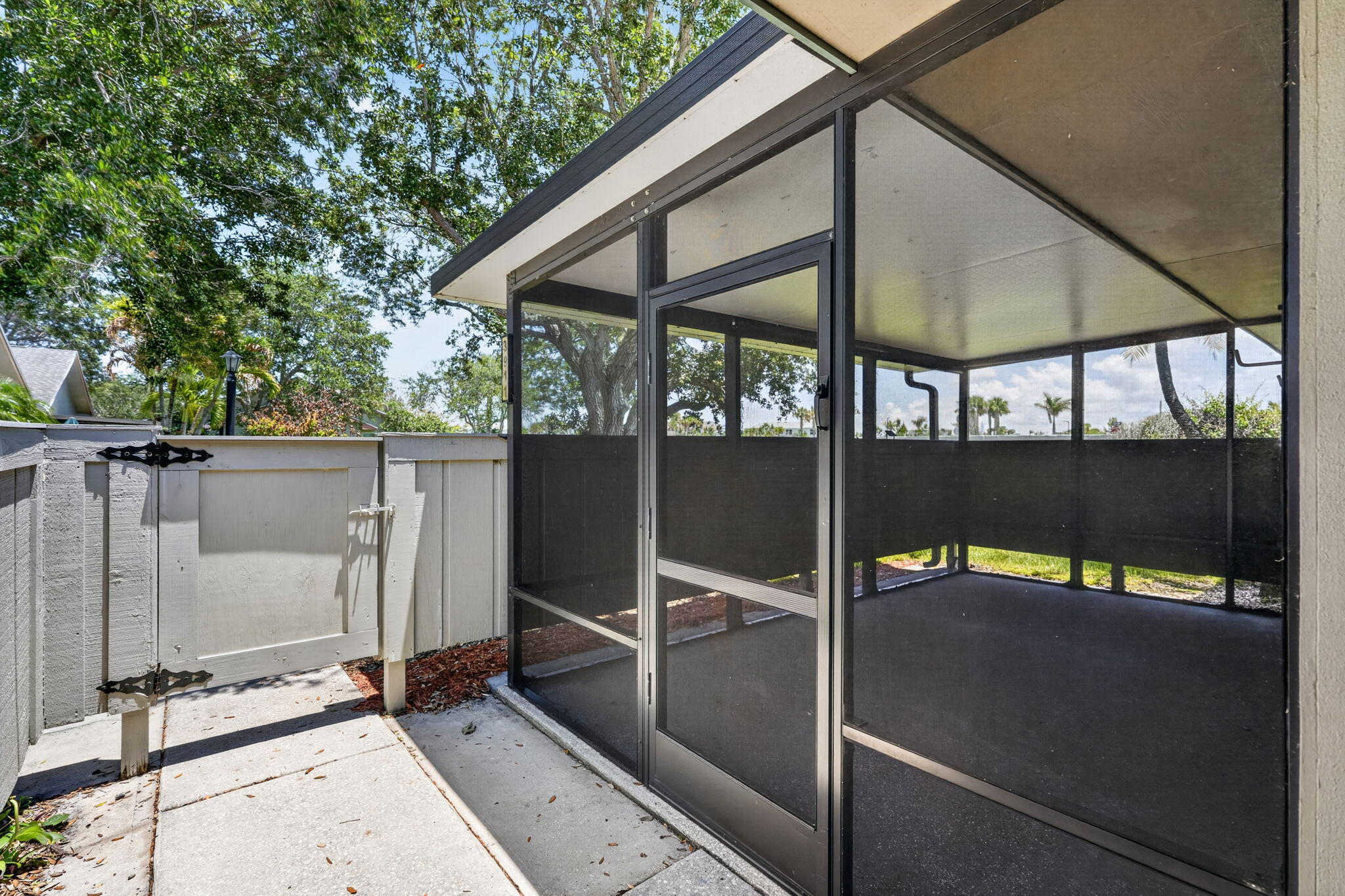 CINNAMON TREE - Residential