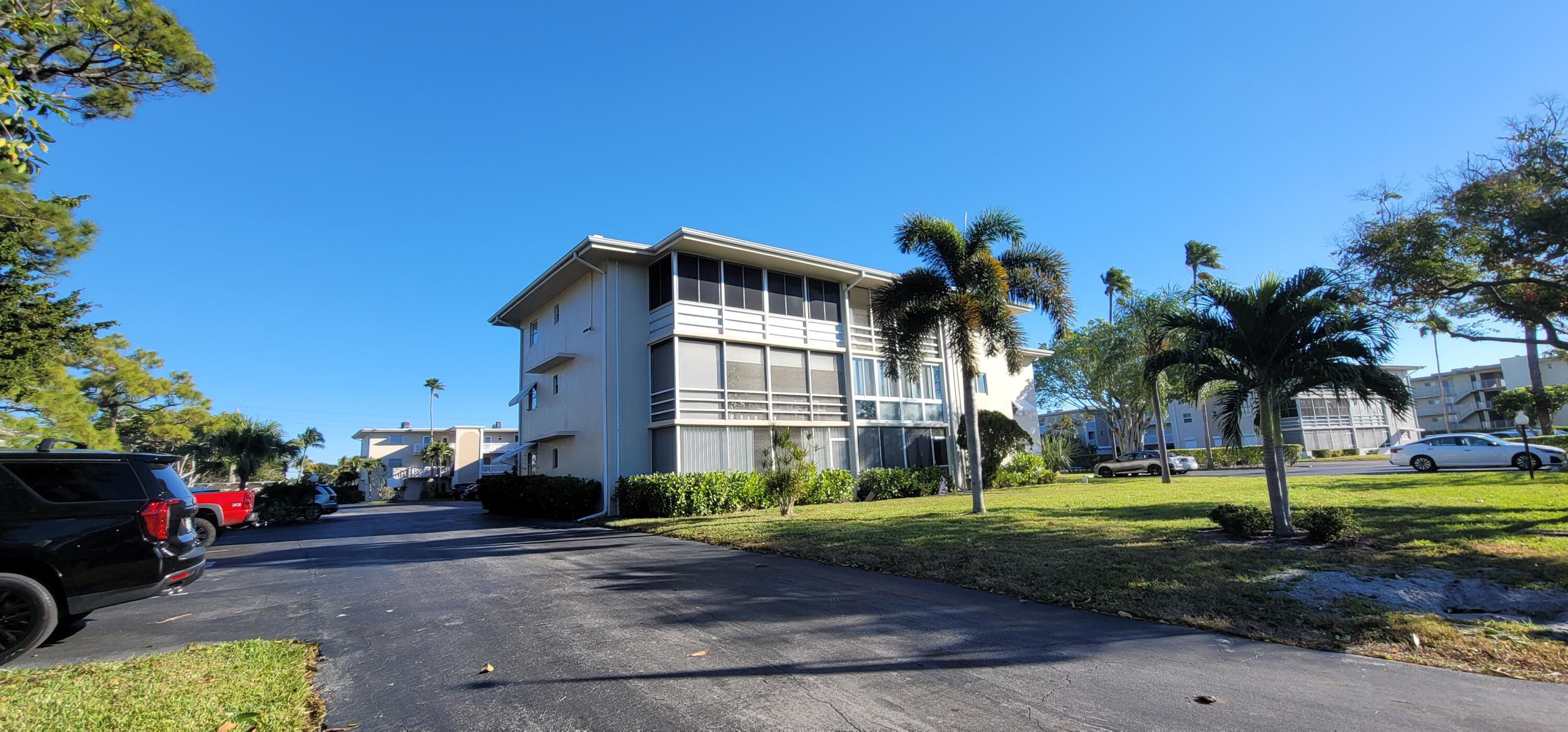 LAKE CLARKE GARDENS CONDO 3 - Residential