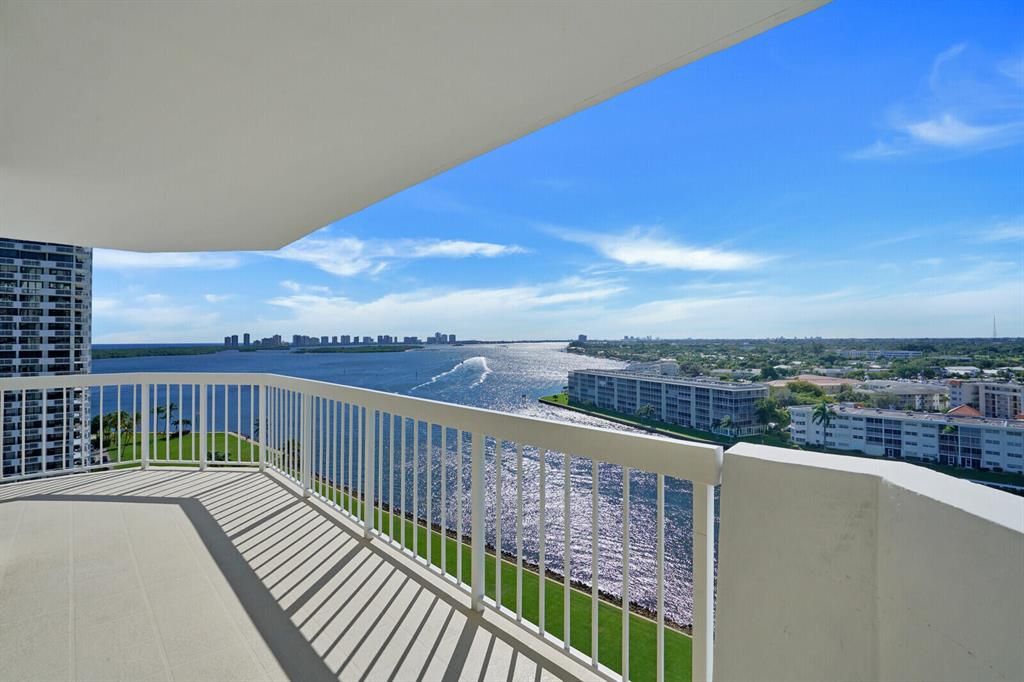 Photo of 123 Lakeshore Drive #1443, North Palm Beach, FL 33408 (MLS # R10770598)