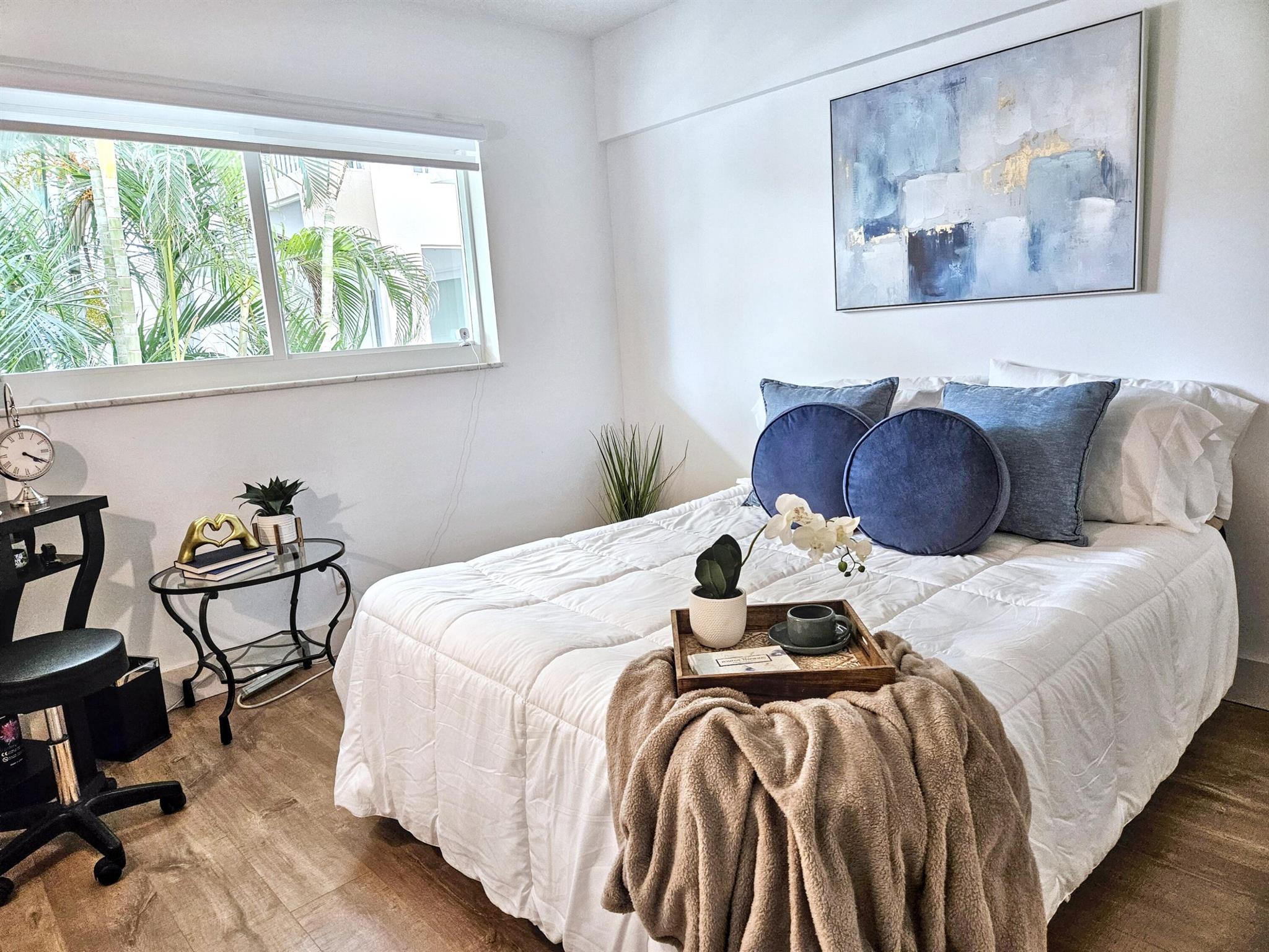 WELLINGTON ARMS CONDOS - Residential