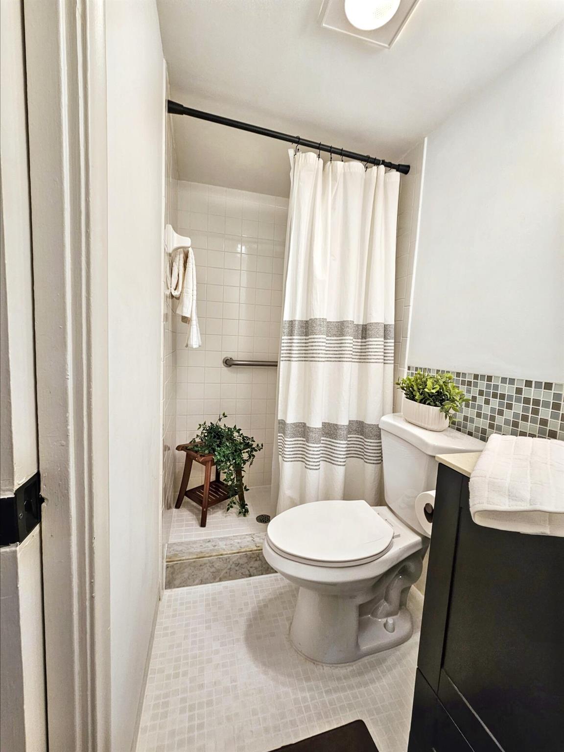 WELLINGTON ARMS CONDOS - Residential