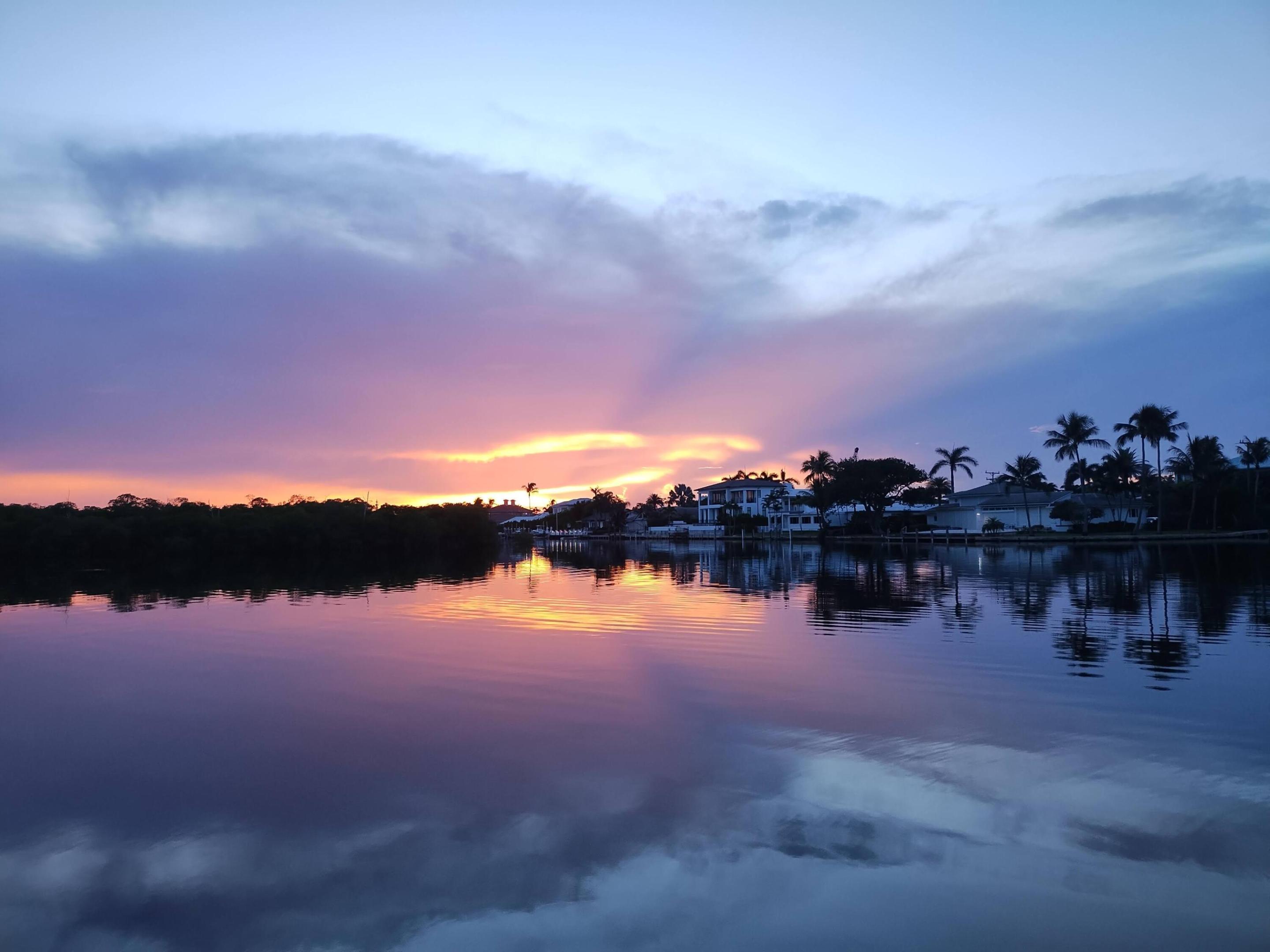 WELLINGTON ARMS CONDOS - Residential