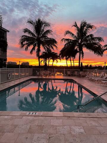 WELLINGTON ARMS CONDOS - Residential