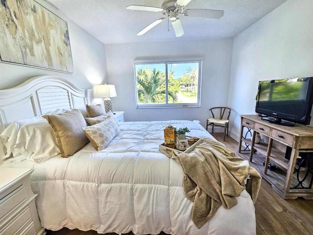 WELLINGTON ARMS CONDOS - Residential