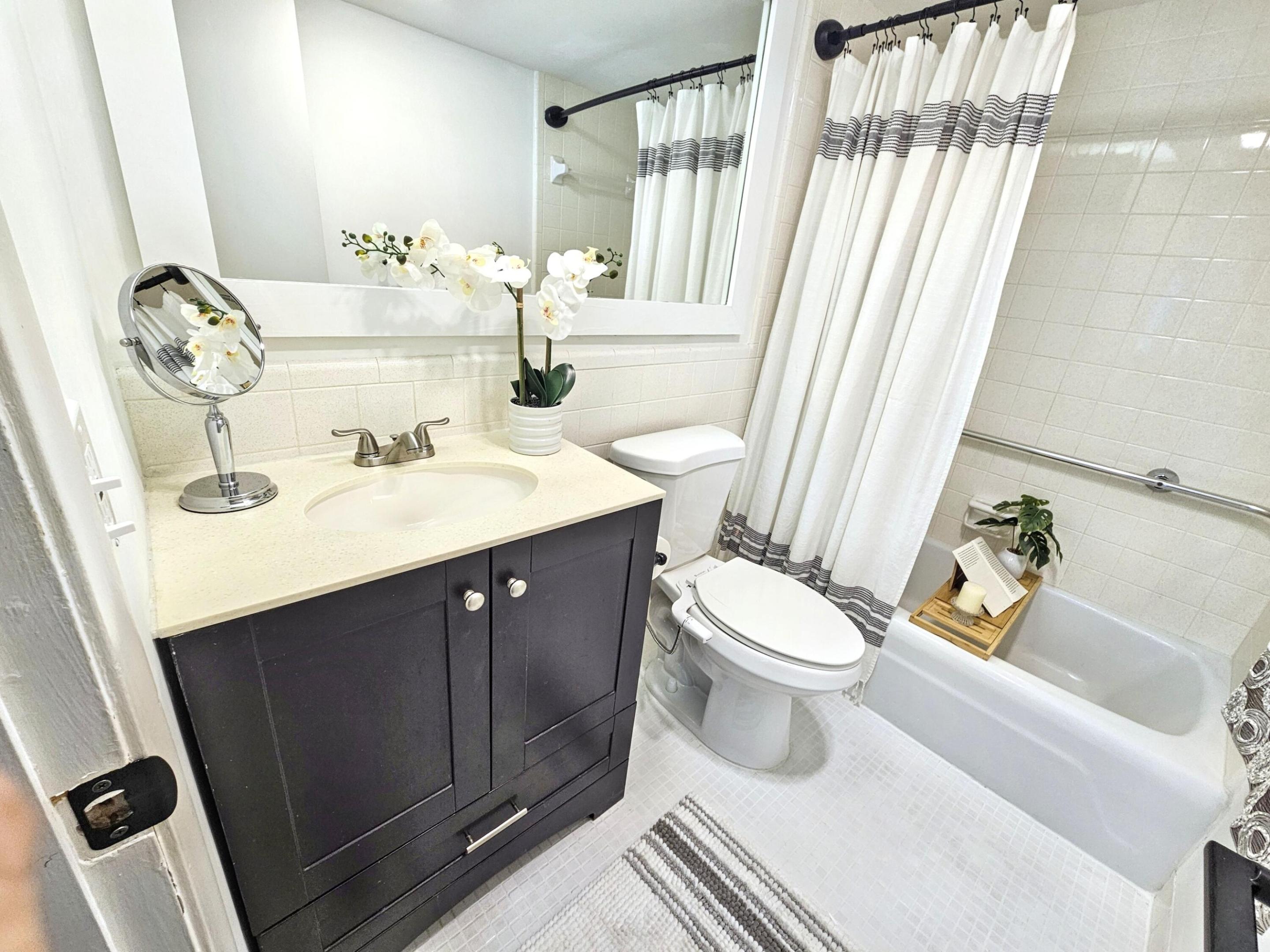 WELLINGTON ARMS CONDOS - Residential