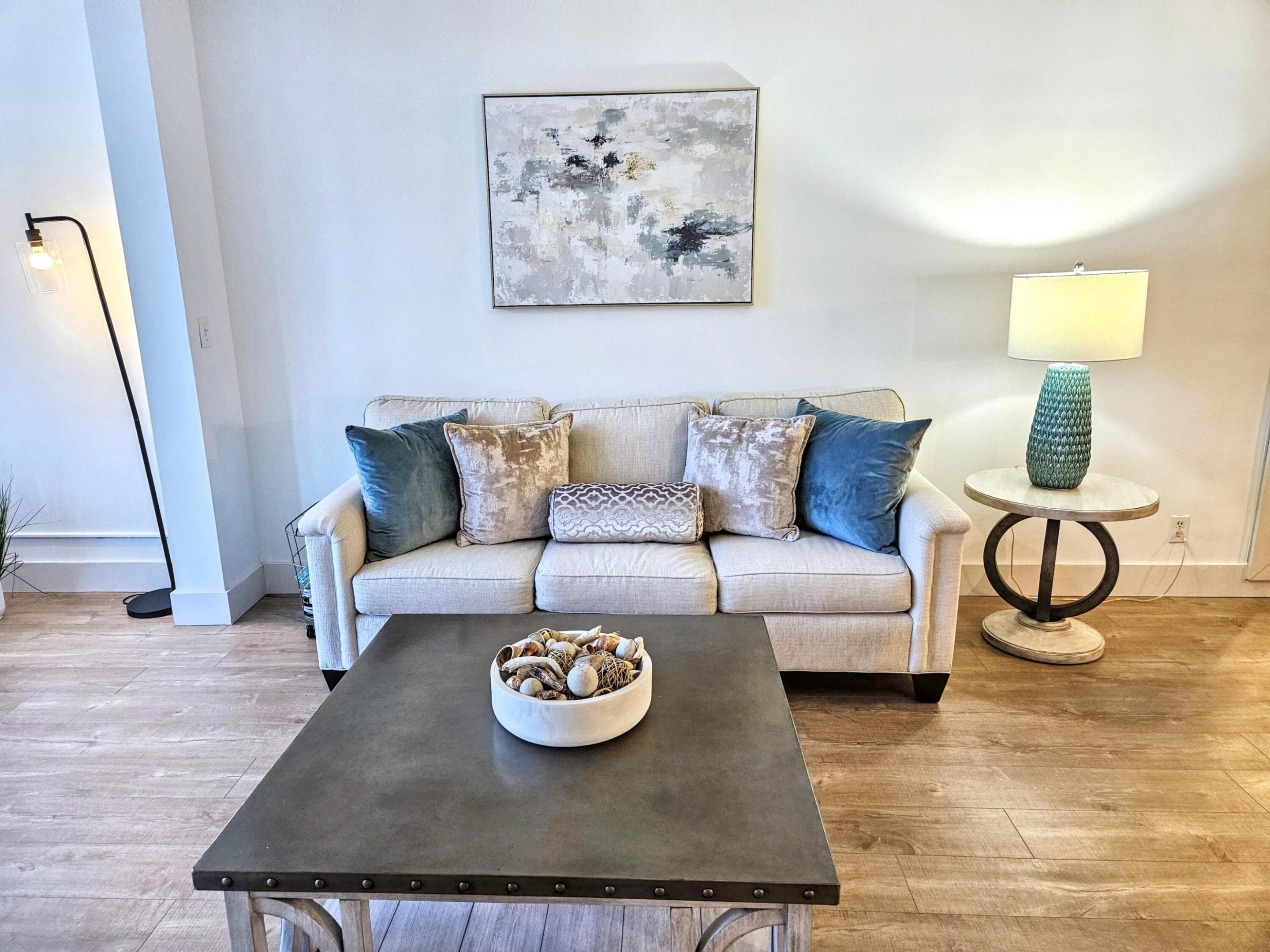 WELLINGTON ARMS CONDOS - Residential