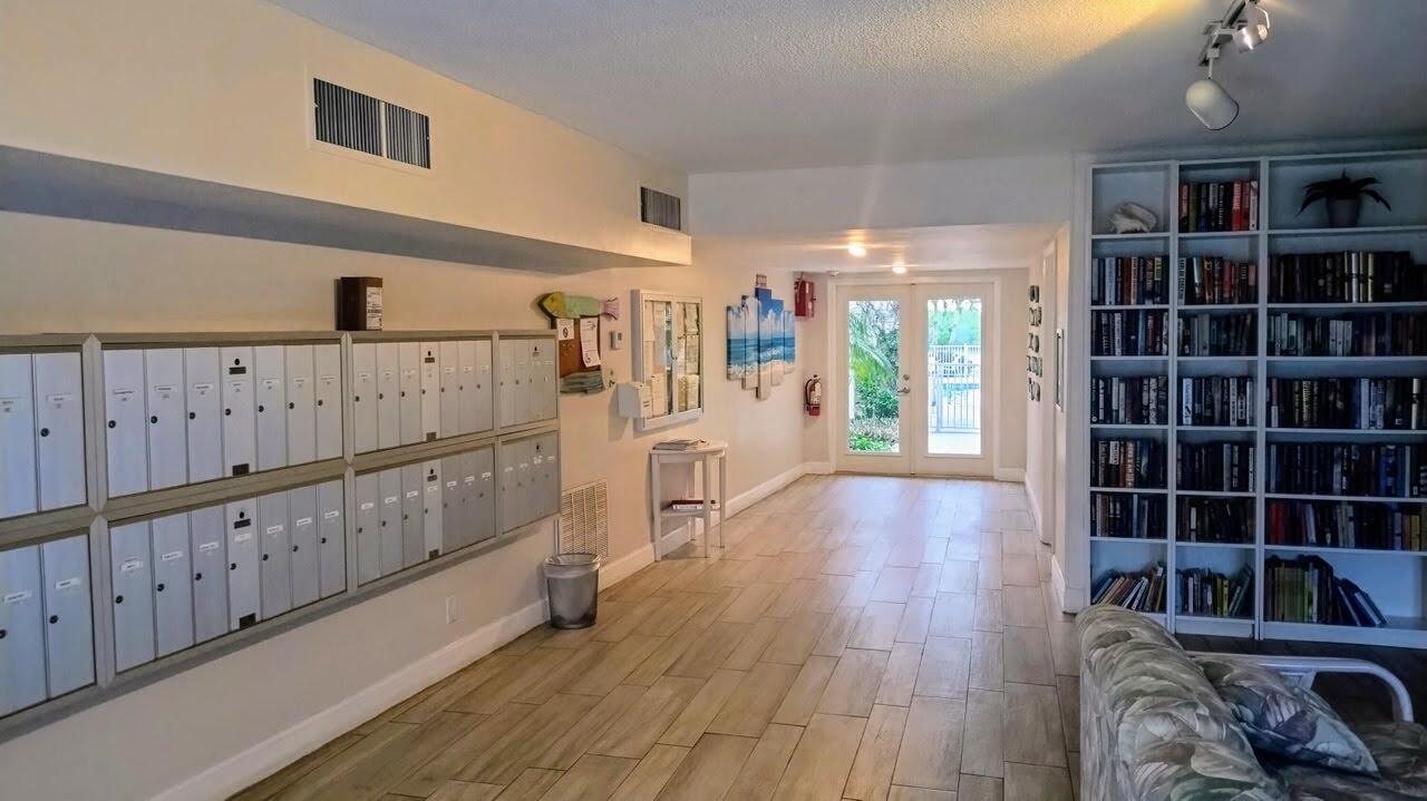 WELLINGTON ARMS CONDOS - Residential