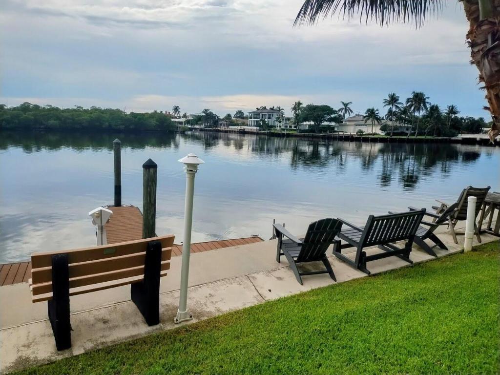 WELLINGTON ARMS CONDOS - Residential