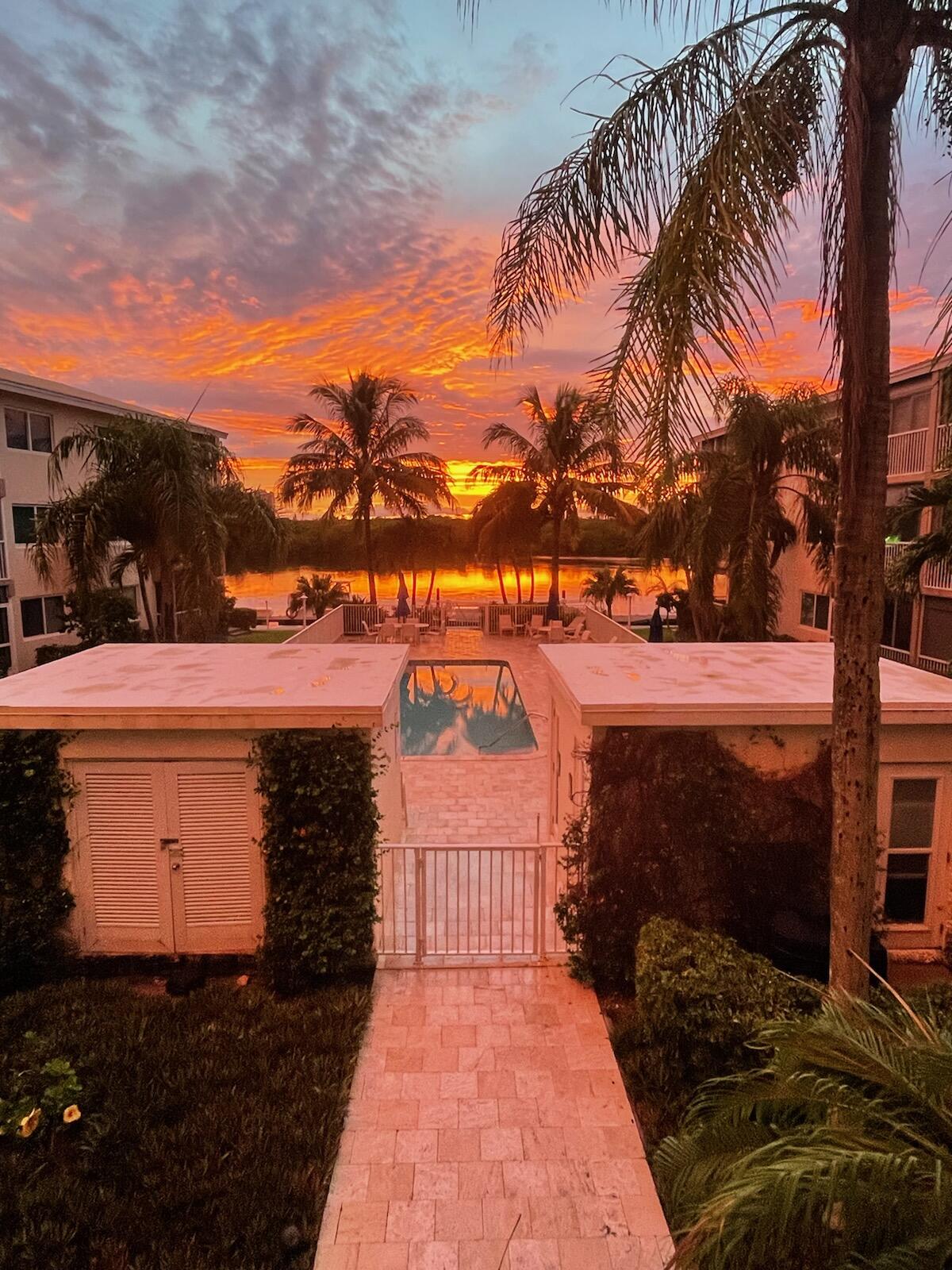 WELLINGTON ARMS CONDOS - Residential