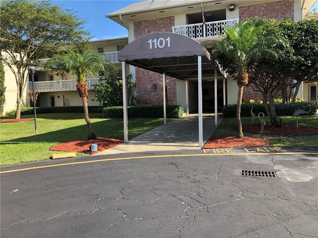 Photo of 1101 Hillcrest Ct #111, Hollywood, FL 33021 (MLS # F10279613)