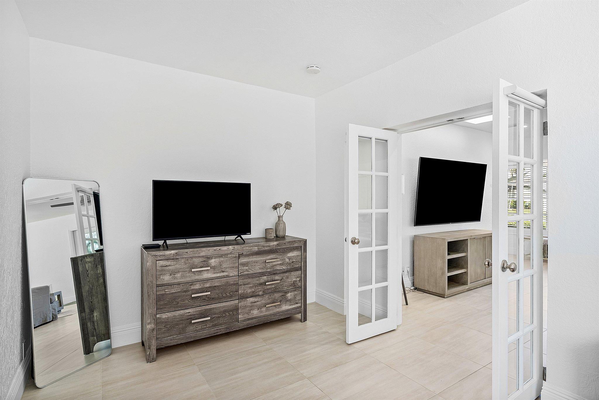 HIDDEN VALLEY SEC 2 - Residential Lease