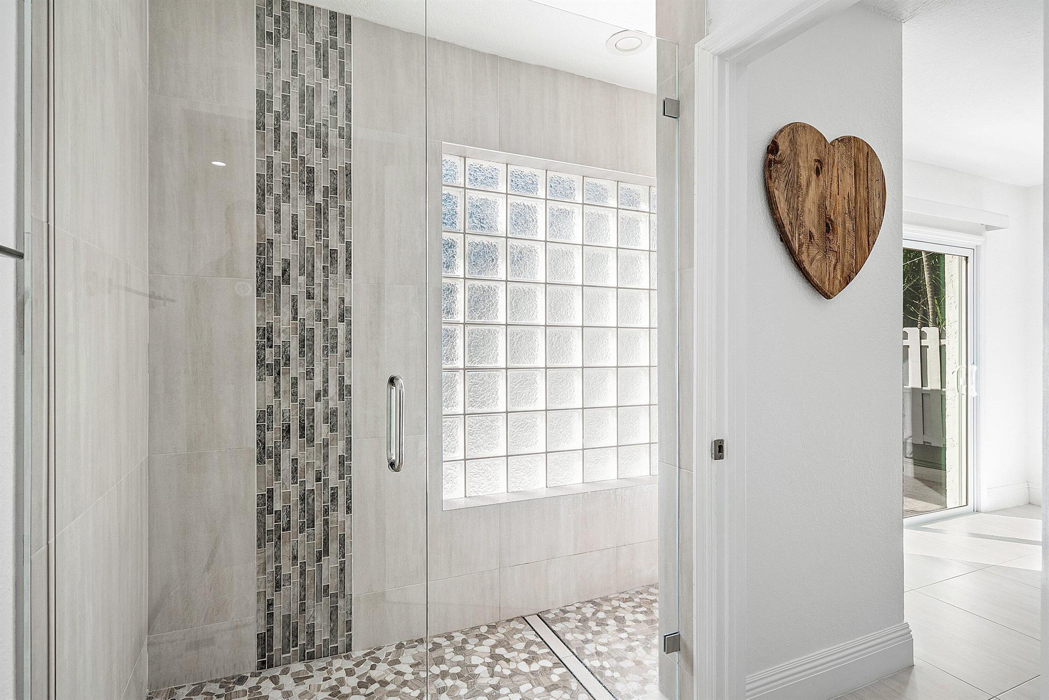 HIDDEN VALLEY SEC 2 - Residential Lease