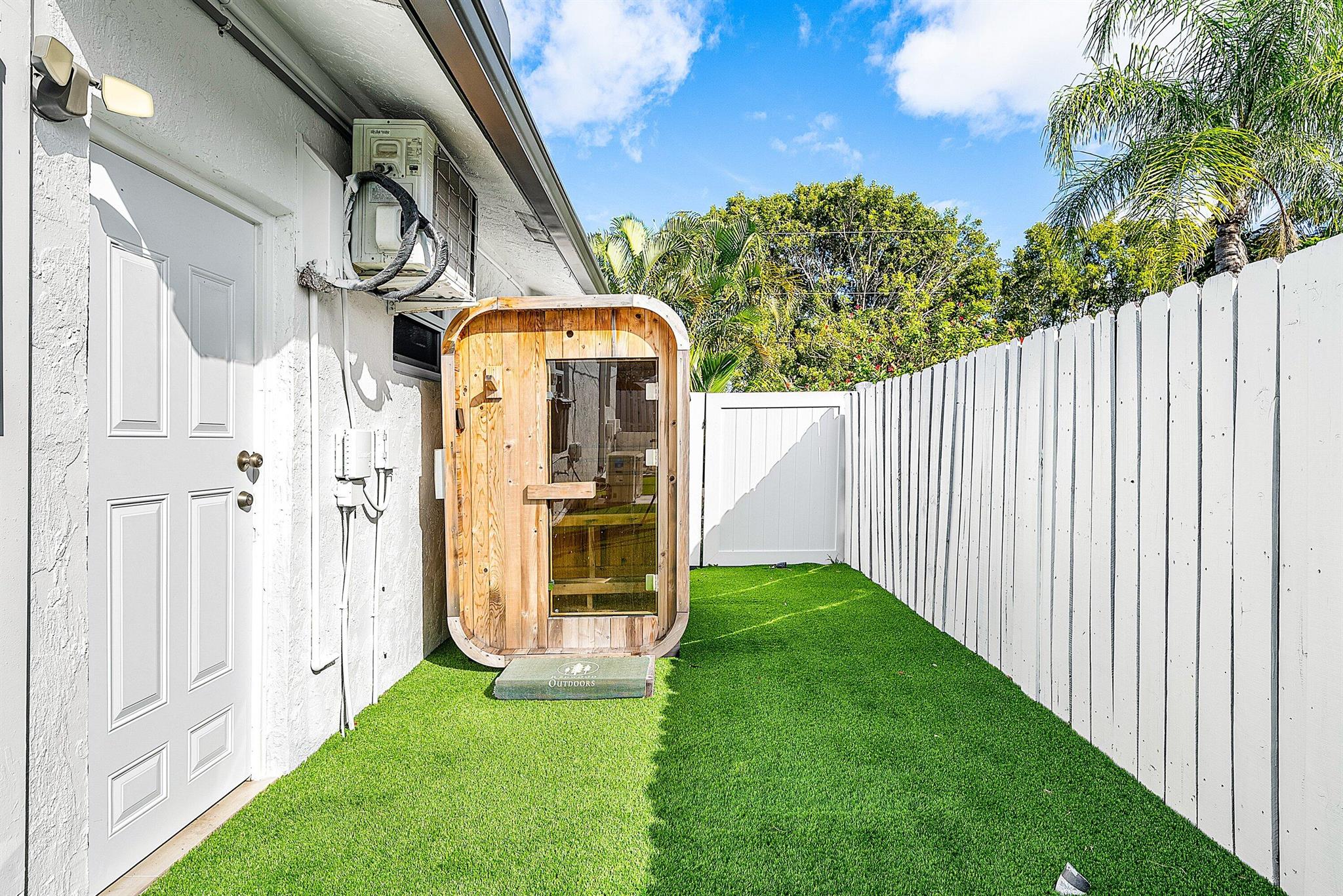 HIDDEN VALLEY SEC 2 - Residential Lease