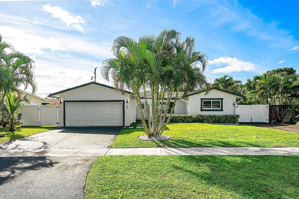 Photo of 124 Oregon Lane, Boca Raton, FL 33487 (MLS # R11142233)
