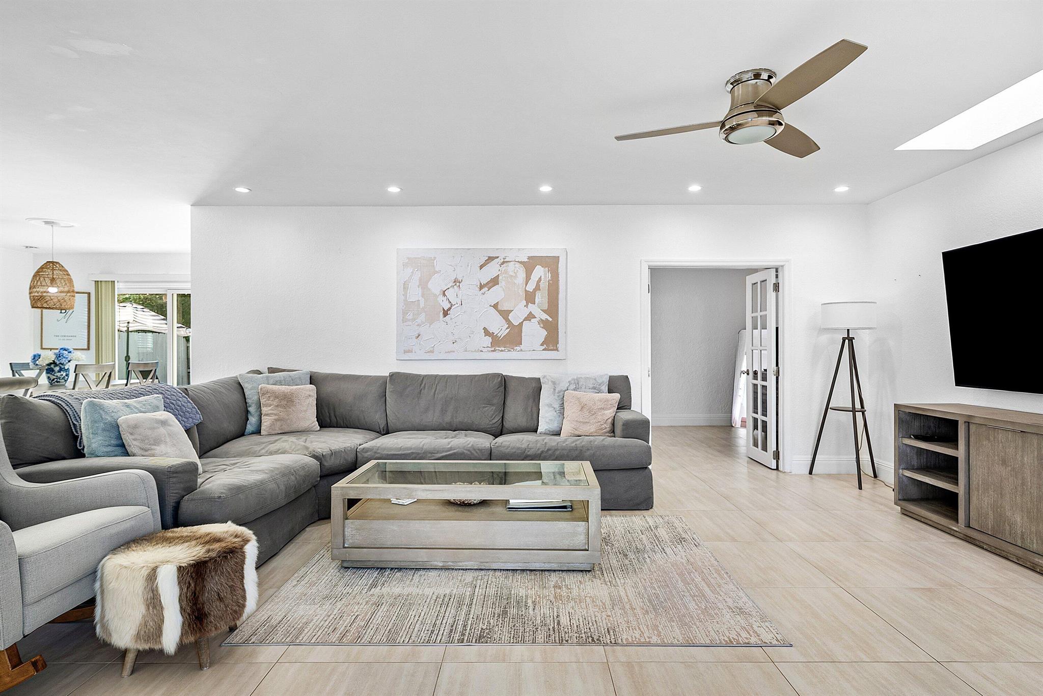 HIDDEN VALLEY SEC 2 - Residential Lease