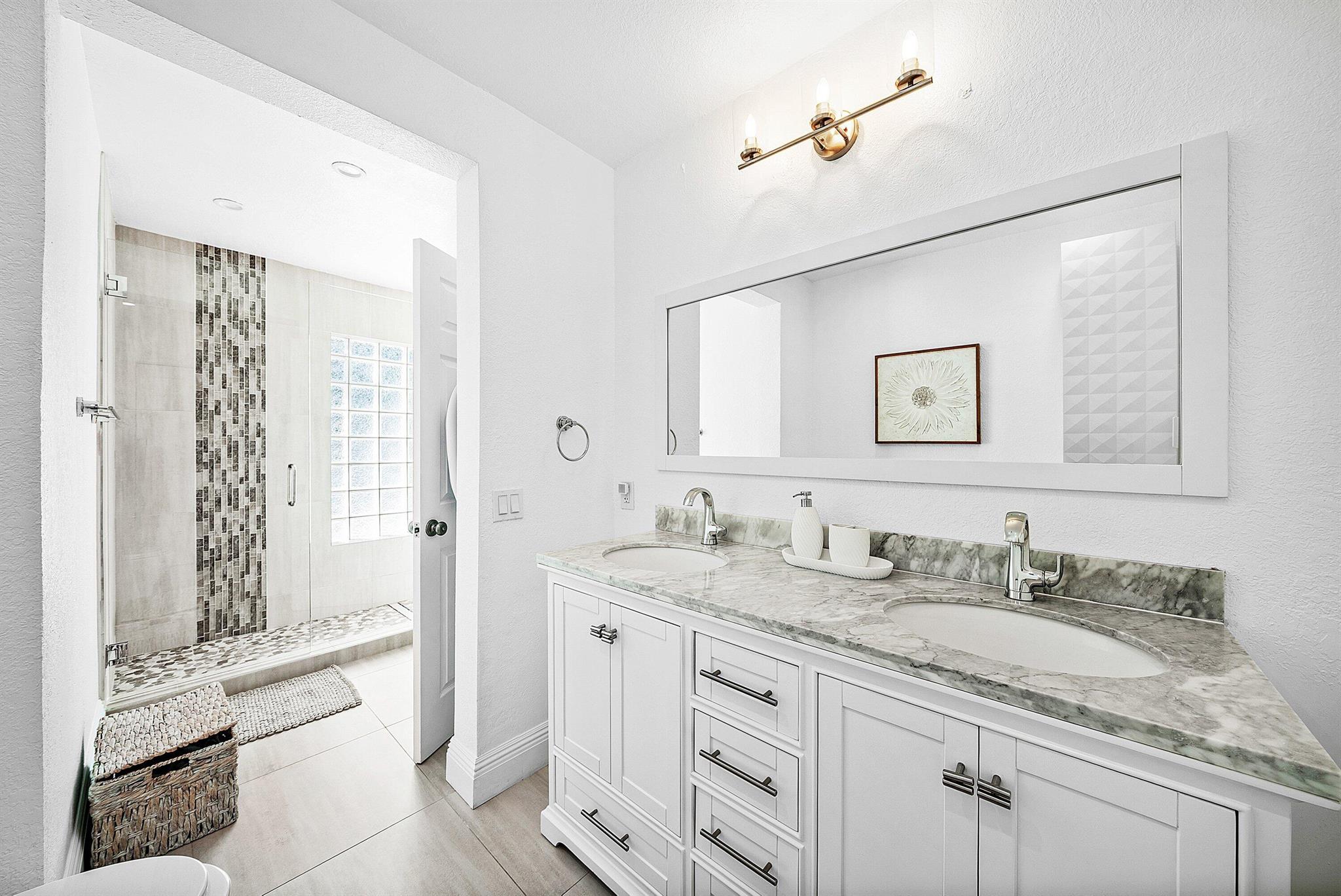 HIDDEN VALLEY SEC 2 - Residential Lease