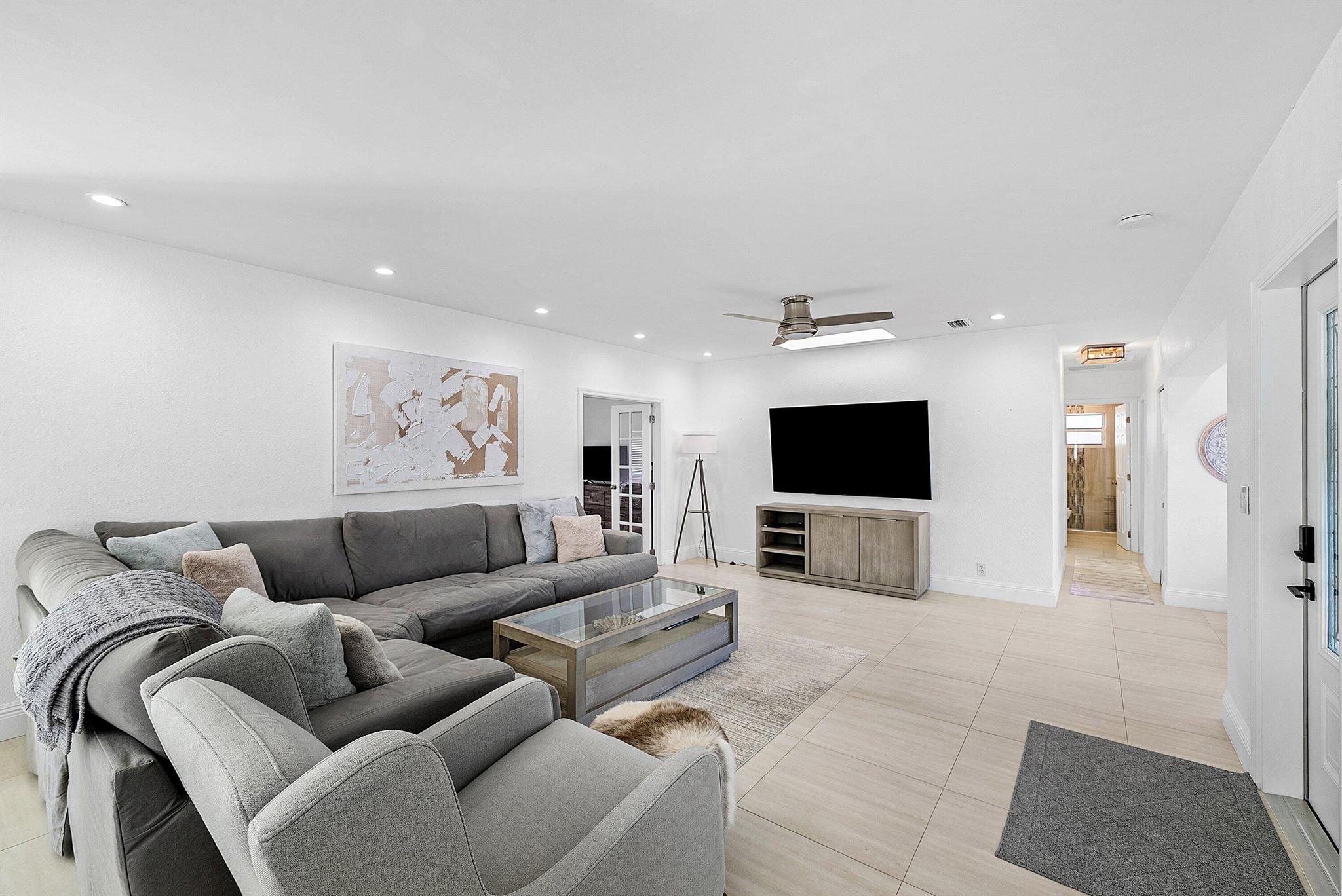 HIDDEN VALLEY SEC 2 - Residential Lease