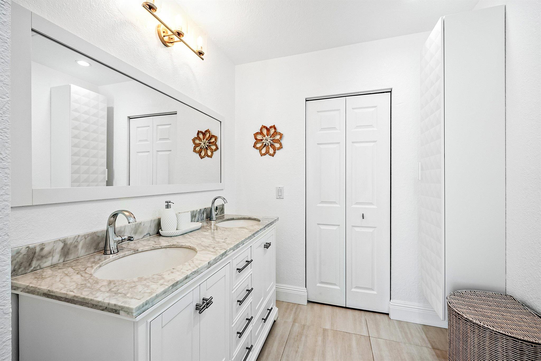 HIDDEN VALLEY SEC 2 - Residential Lease