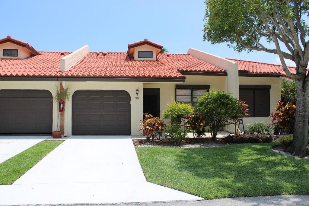 Photo of 38 Bethesda Park Circle #L38, Boynton Beach, FL 33435 (MLS # R11093494)