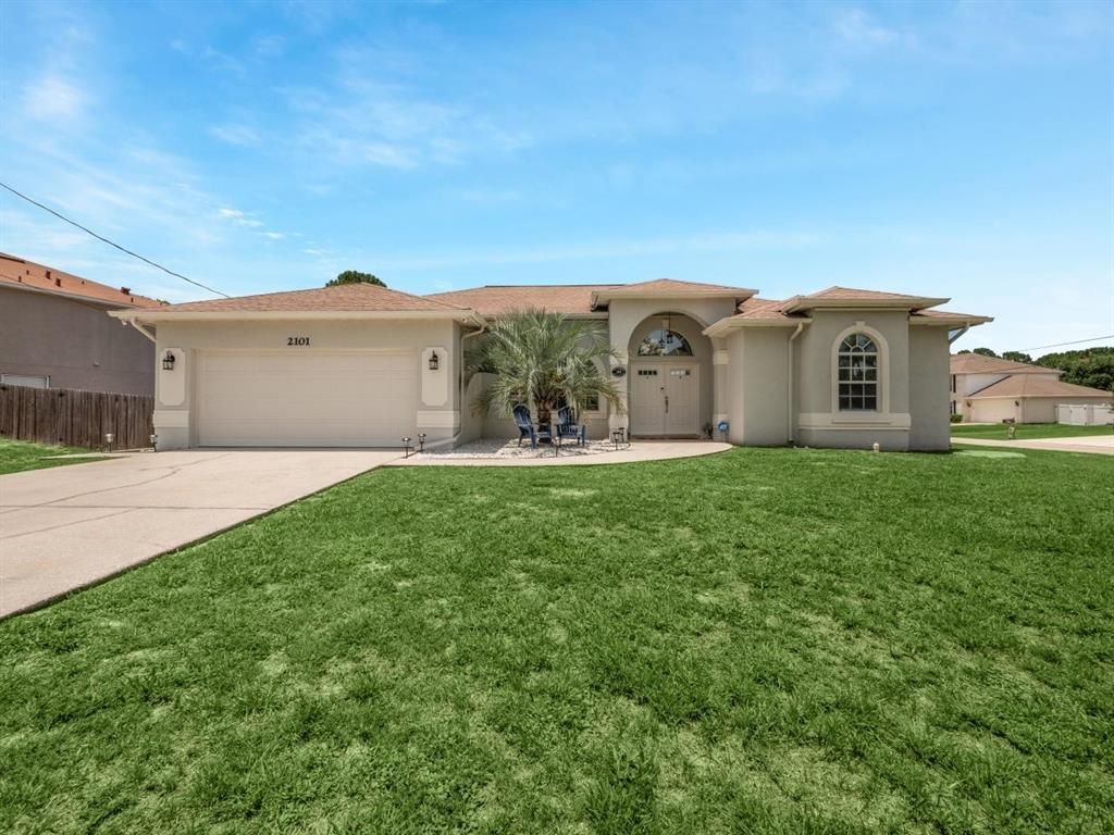 Photo of 2101 SW Alloway Avenue, Port Saint Lucie, FL 34953 (MLS # R10722898)