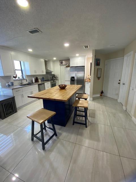 1701 WOODBRIDGE LAKES Circle