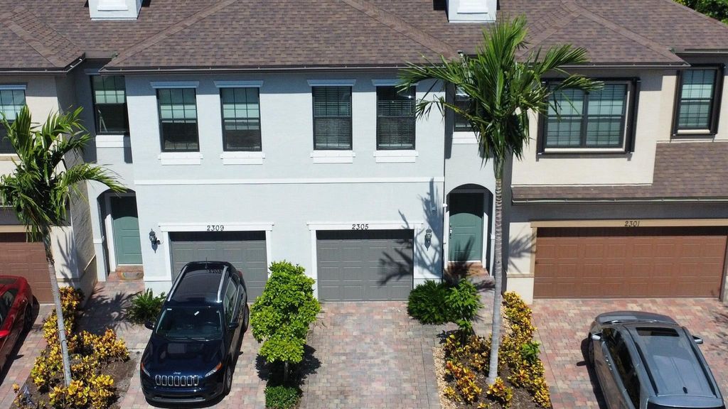 Photo of 2305 Byron Street, Palm Springs, FL 33406 (MLS # R11002571)