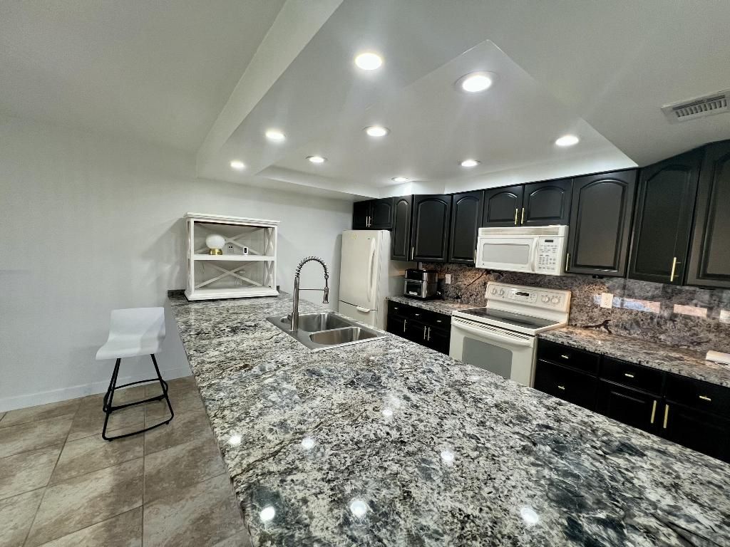 Photo of 216 Old Meadow Way, Palm Beach Gardens, FL 33418 (MLS # R11155876)