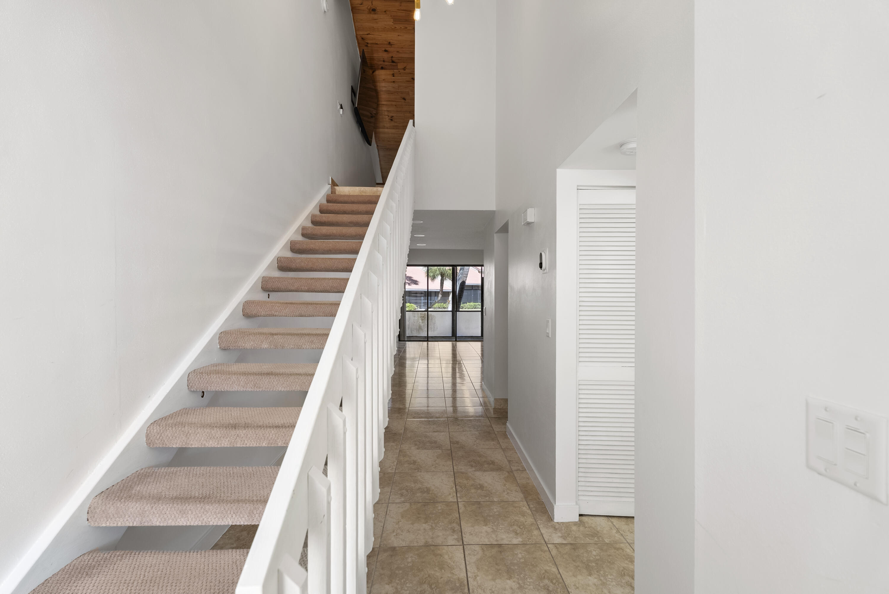 216 Old Meadow Way Way