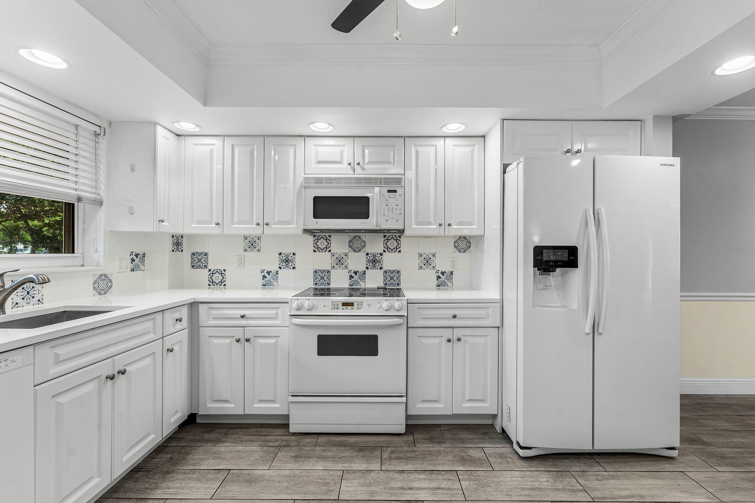 3031 NE 51ST Street 106W