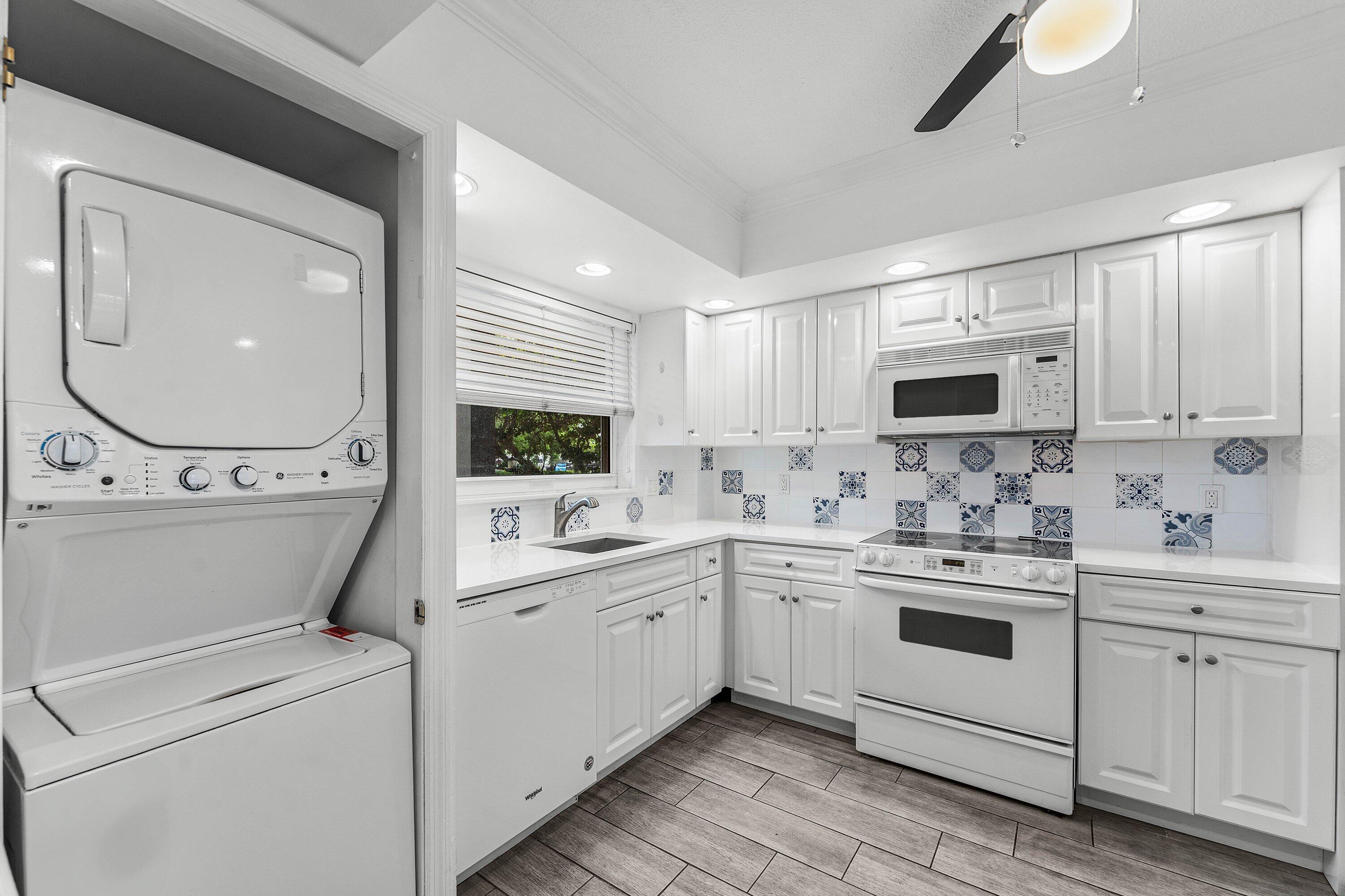3031 NE 51ST Street 106W