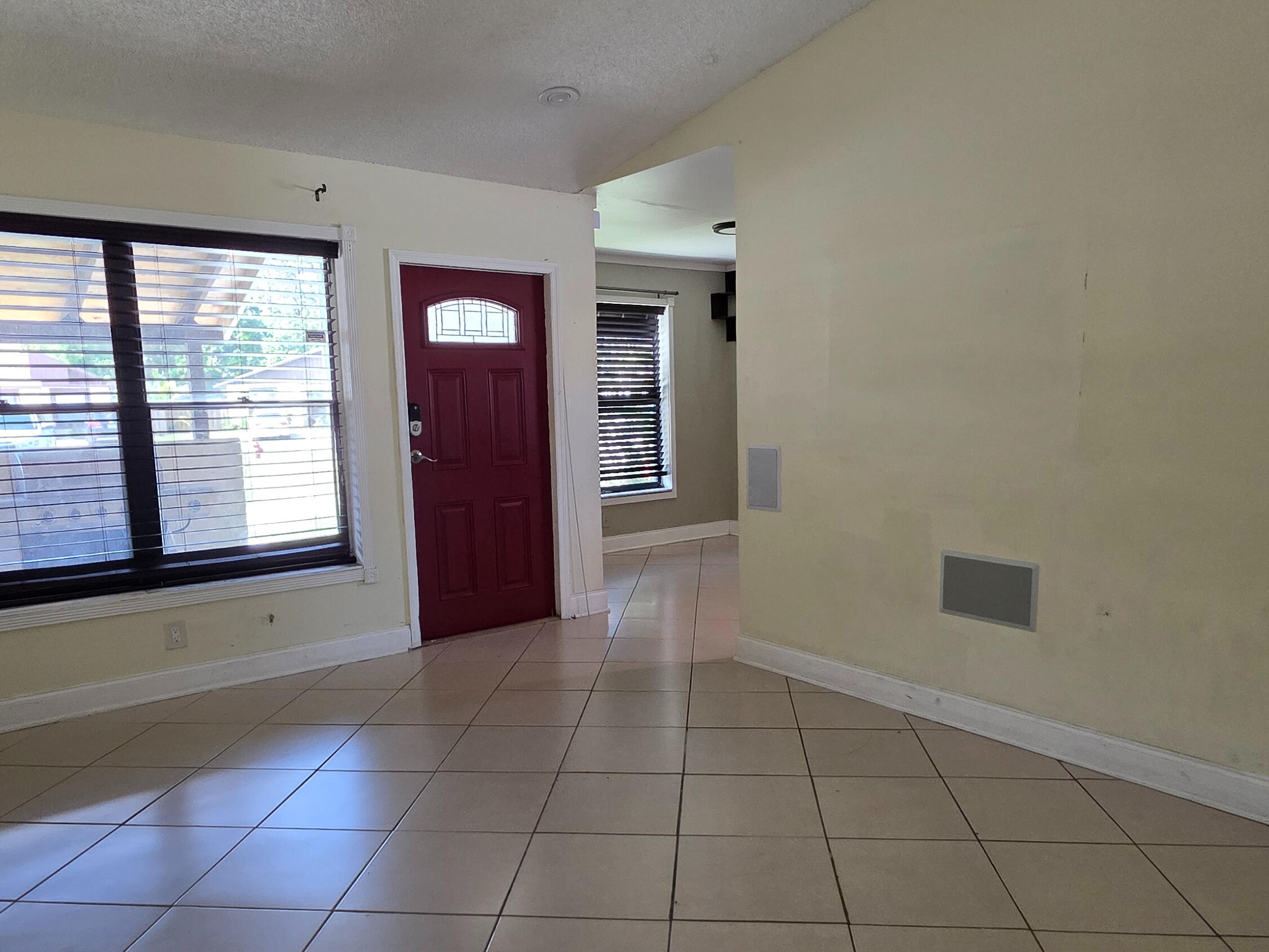 3774 MIL LAKE Court, Greenacres, FL, 33463/$289,900 1 3774 MIL LAKE Court