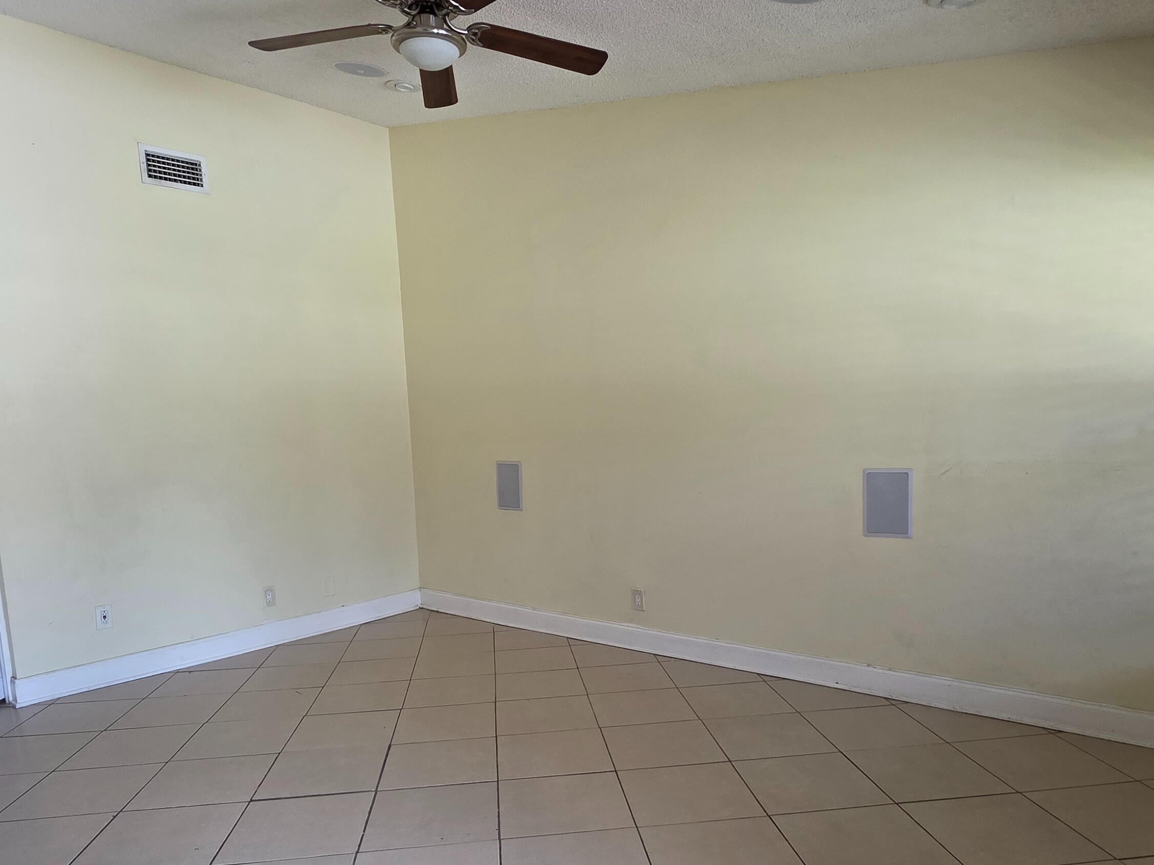 3774 MIL LAKE Court, Greenacres, FL, 33463/$289,900 3 3774 MIL LAKE Court