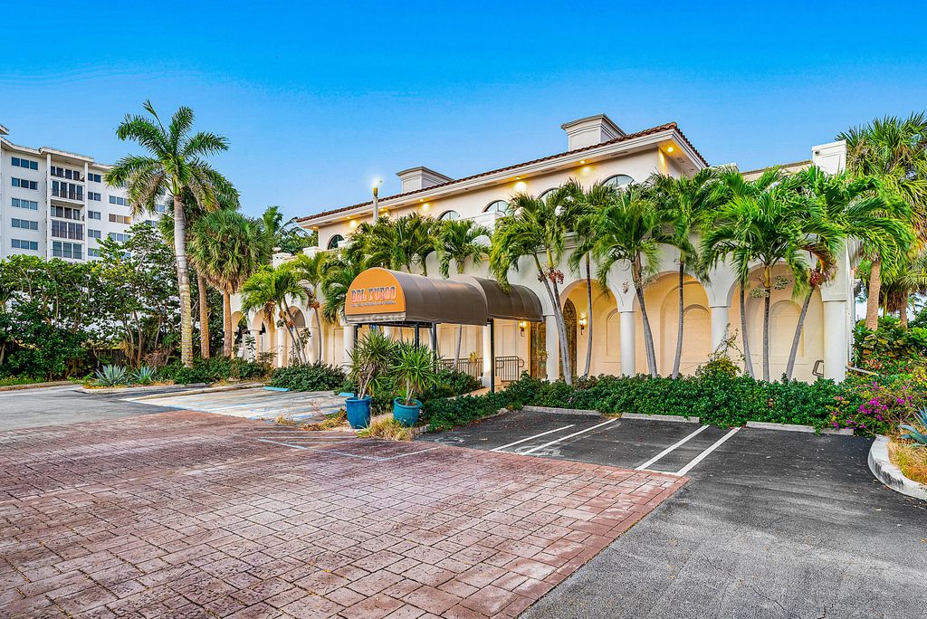 Photo of 900 E Atlantic Avenue #22, Delray Beach, FL 33483 (MLS # R11161155)