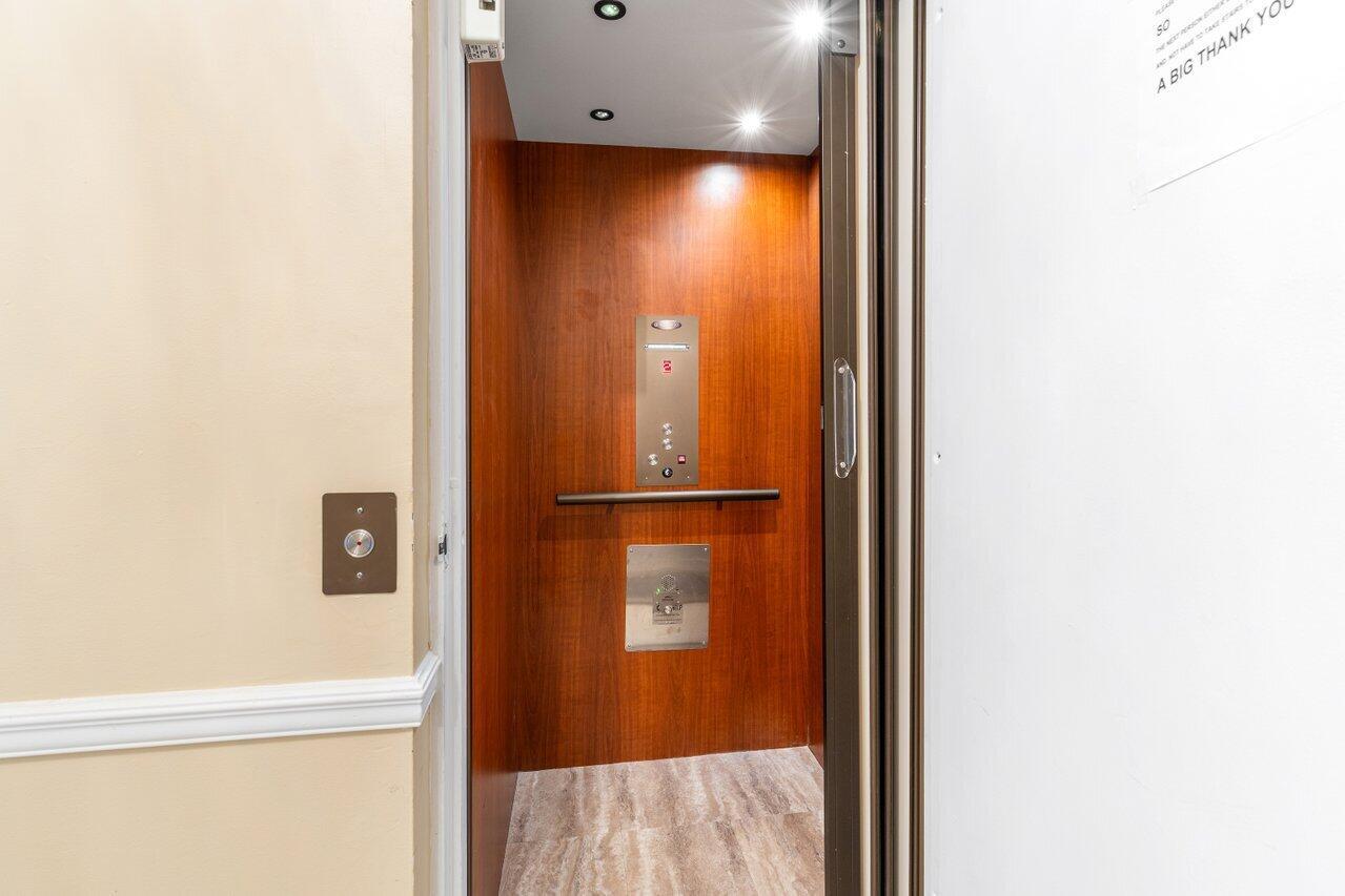 HARBORSIDE AT HILLSBORO B - Residential