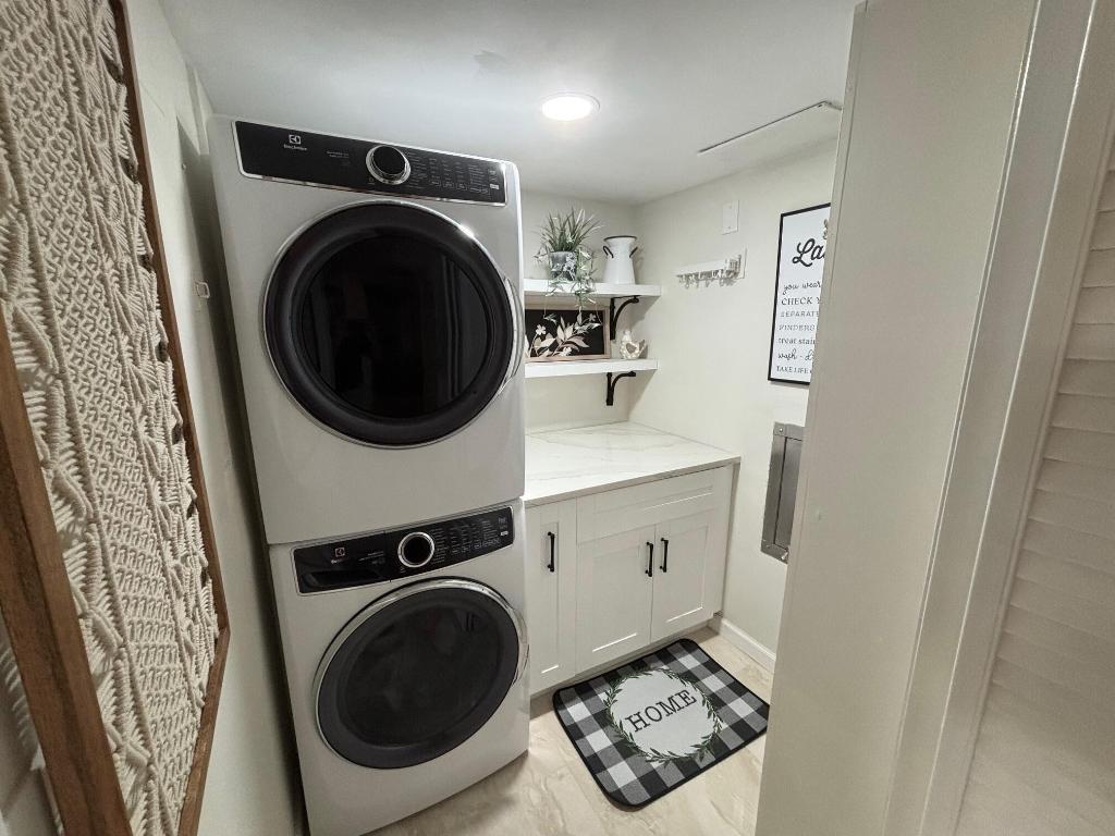 HARBORSIDE AT HILLSBORO BEACH - Residential