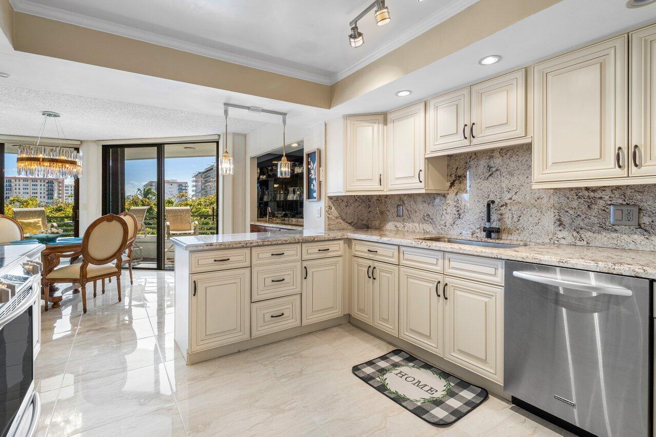 HARBORSIDE AT HILLSBORO B - Residential