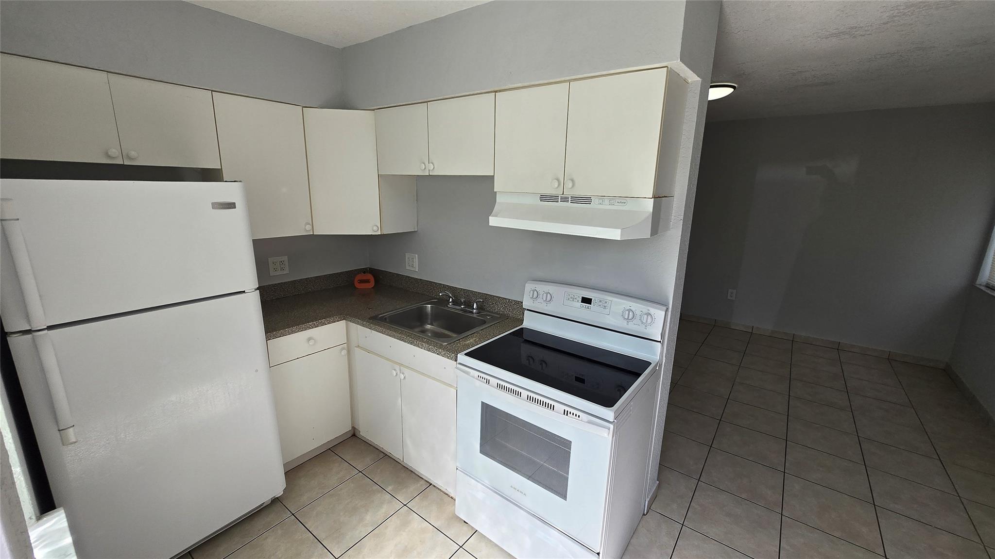 MOVE IN WITH JUST 2 MONTHS! Corner unit located on the first floor featuring 1 bedroom and 1 bathroom. Freshly painted in a very quiet complex. Situated in a highly sought-after location, great schools, easy access to the highways, restaurants, shopping, and much more. NO ASSOCIATION, landlord approval within 24-48 hours. No minimum credit score is required, but a clear background with no eviction history. This property is truly 'Move-In-Ready' Don't miss out on the opportunity.